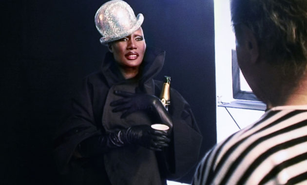 GJ_Pic17-Grace-shoot-hat-holding-champagne